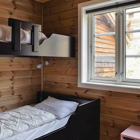 Awesome In W/ Wifi And 5 Bedrooms Hébergement de vacances