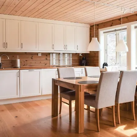 Awesome In W/ Wifi And 5 Bedrooms * Tjorhom