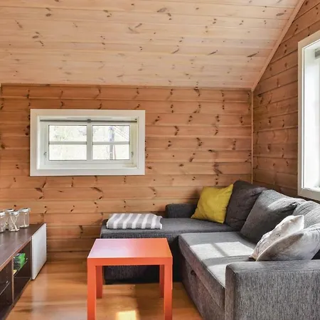 Awesome In W/ Wifi And 5 Bedrooms Сasa de vacaciones